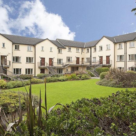 Menlo Park Apartments Голуей Екстериор снимка